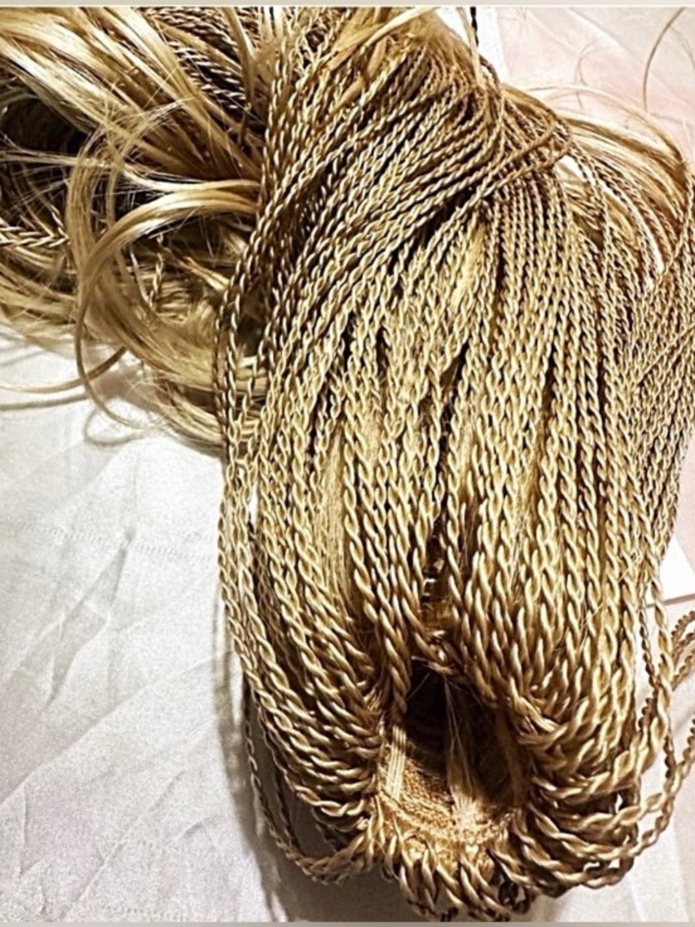 🆕SO.CAP Young Line Camilla Gold Wavy Hair Clip Extensions with Cascading Curls - Picture 8 of 10